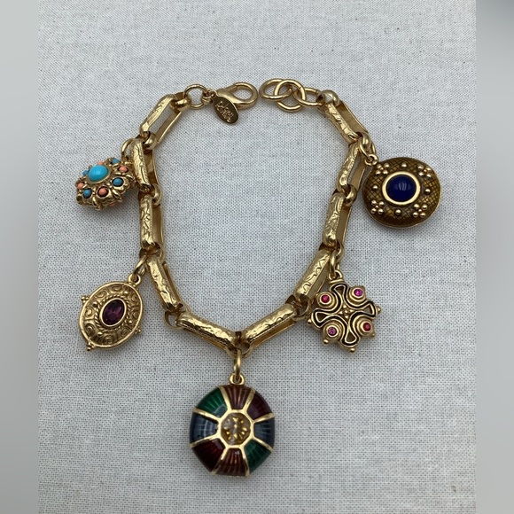 Joan Rivers Gorgeous Book Chain Charm Bracelet Vintage - Picture 1 of 3